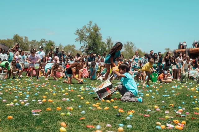 Happy Easter! We’re still smiling from all the fun we had yesterday at Crossline Park. We made so many new friends and can’t thank you enough for being there. We’re excited to continue the celebration with you today! Join us at 9:15 or 11 AM at Windermere prep for an incredible time of worship and message of hope!
📸 @blackburn_snaps